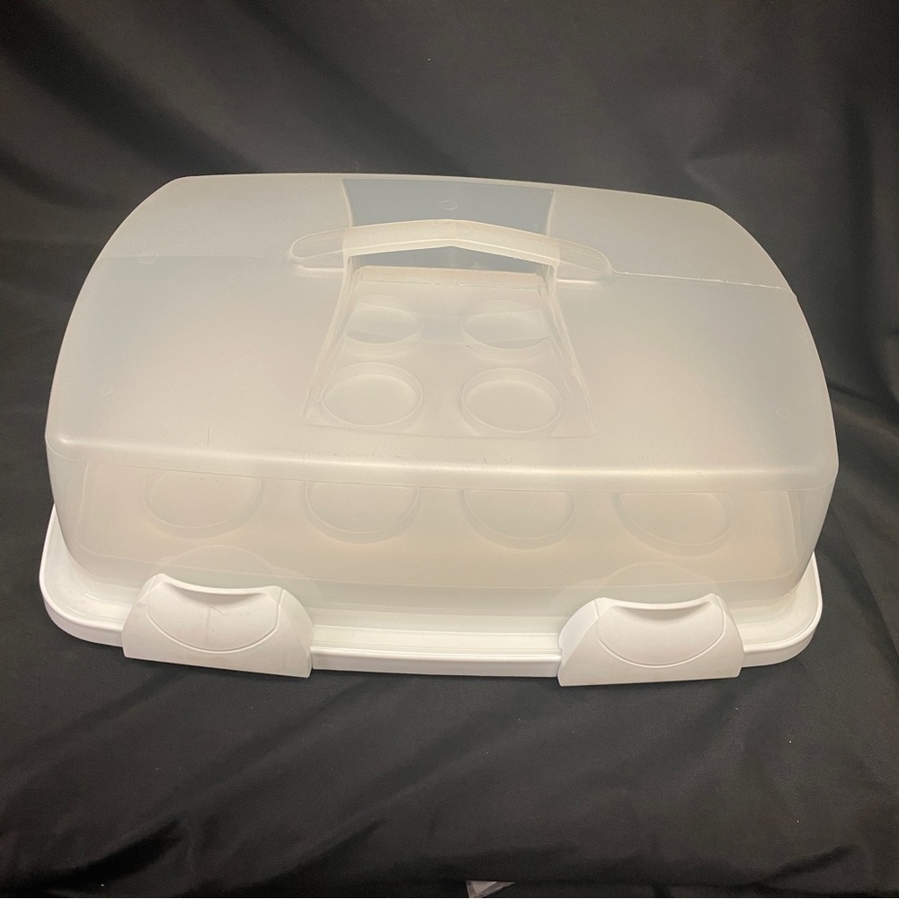Wilton Ultimate Caddy Carrier Tote 3 in 1 Sheet Cakes, Regular or Mini Cupcakes